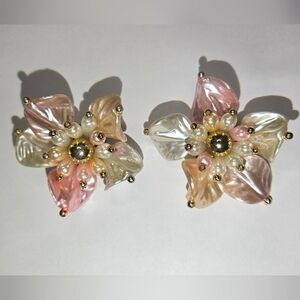 Elegant Floral Pearl Earrings